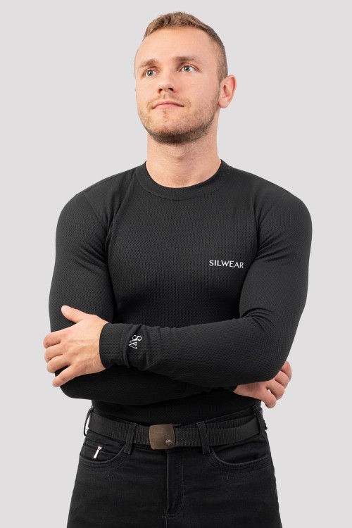 czarny longsleeve_2.jpg